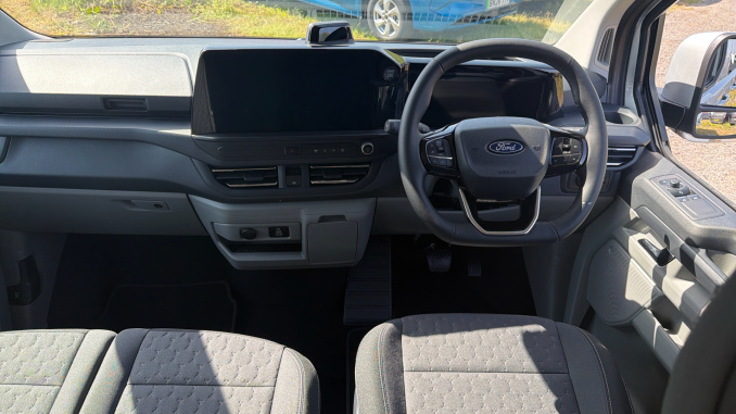 Ford Transit Custom 320 L2 Diesel Fwd 2.0 EcoBlue 136ps H1 Double Cab Van Limited Auto - Image 18